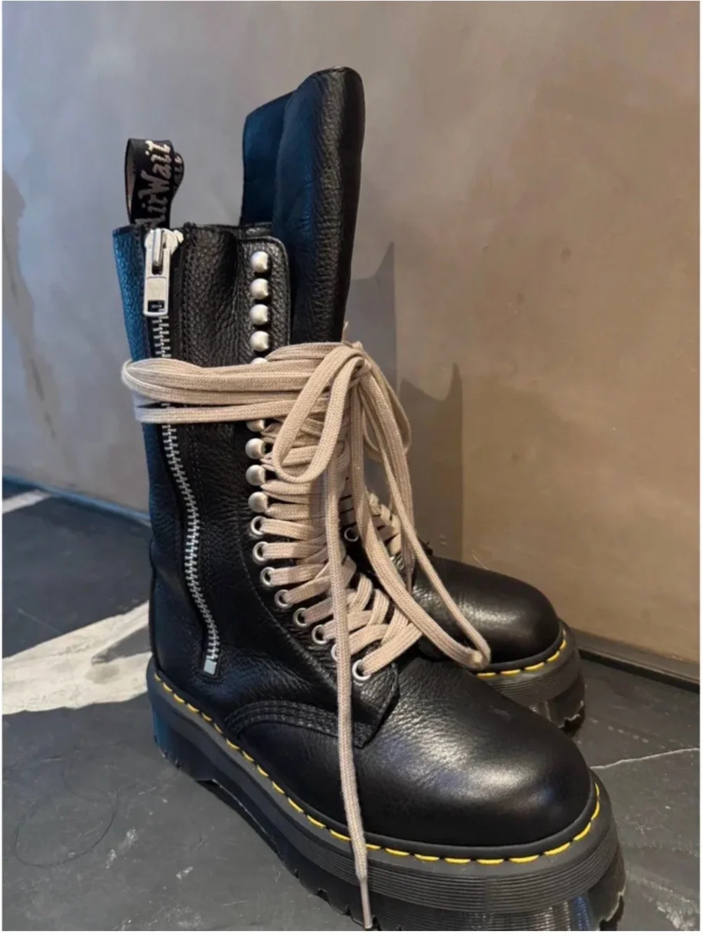 DR MARTENS X RICK OWENS Boots with Beige Laces sz 8 women - Picture 4 of 8